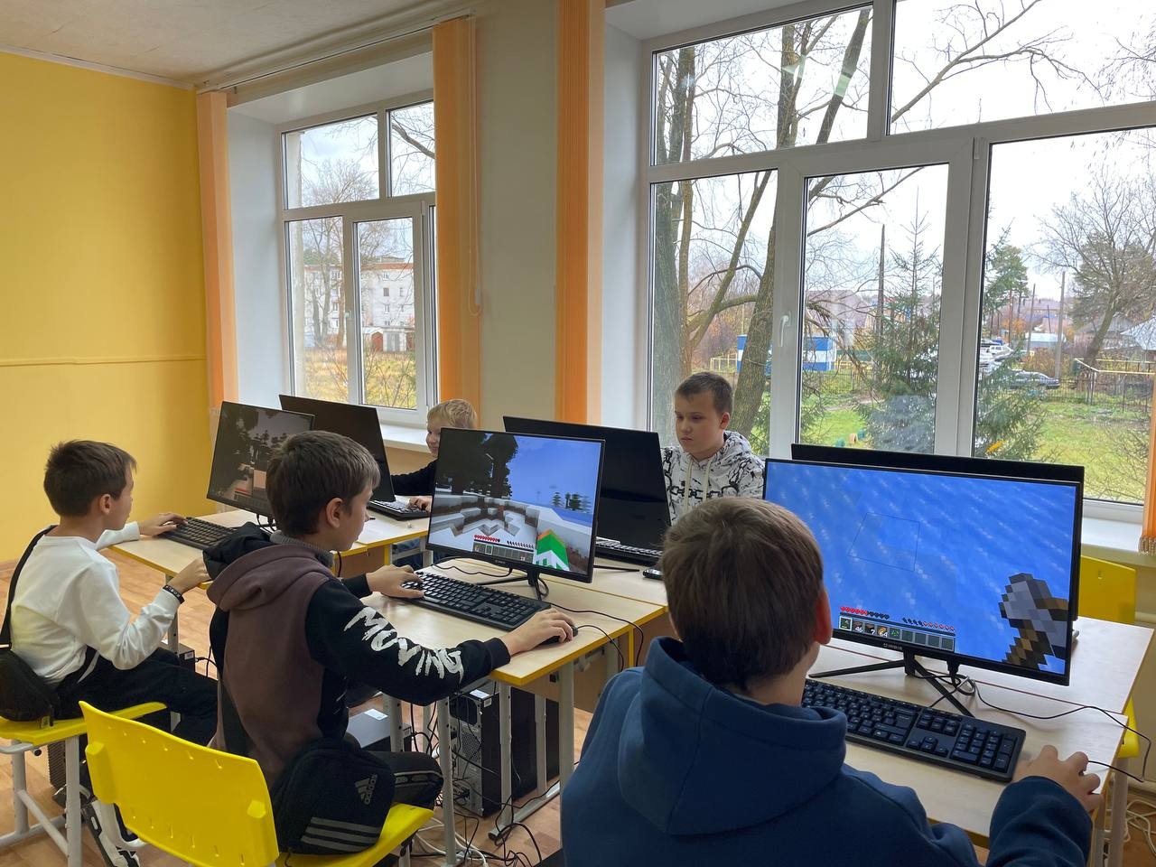 Четвёртый день осенних образовательных интенсивов в стенах ЦЦОД «IT-Куб.Шумерля» продолжается с невероятным энтузиазмом!