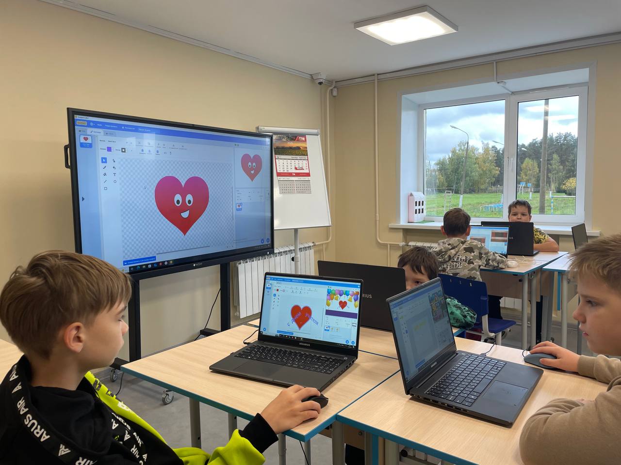 Программирование роботов — создаем поздравительные открытки в Scratch!