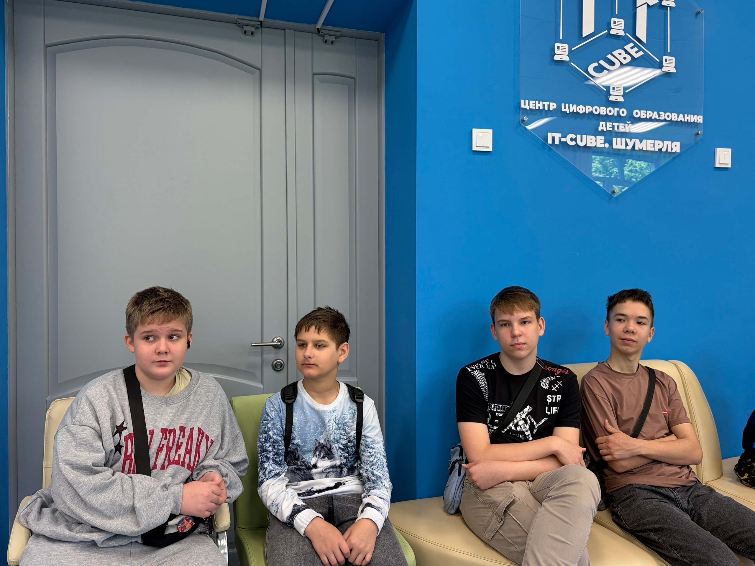 Первый день «Лета в Цифроландии»: VR, дроны и роботы в Scratch