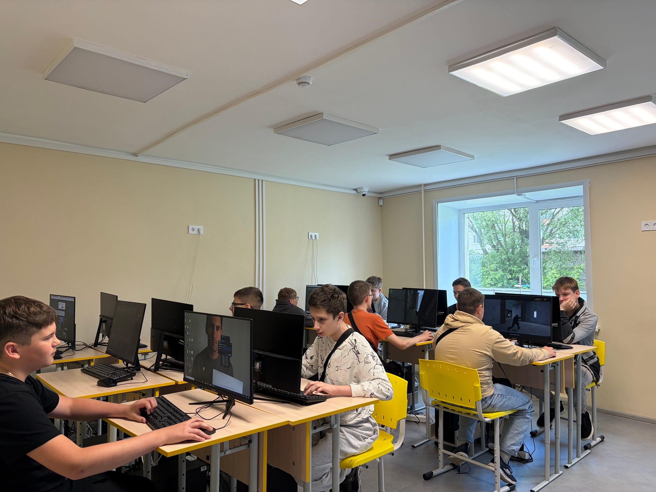 Турнир по CS 1.6 и хардкор в Minecraft: пятый день «Лето в цифроландии»
