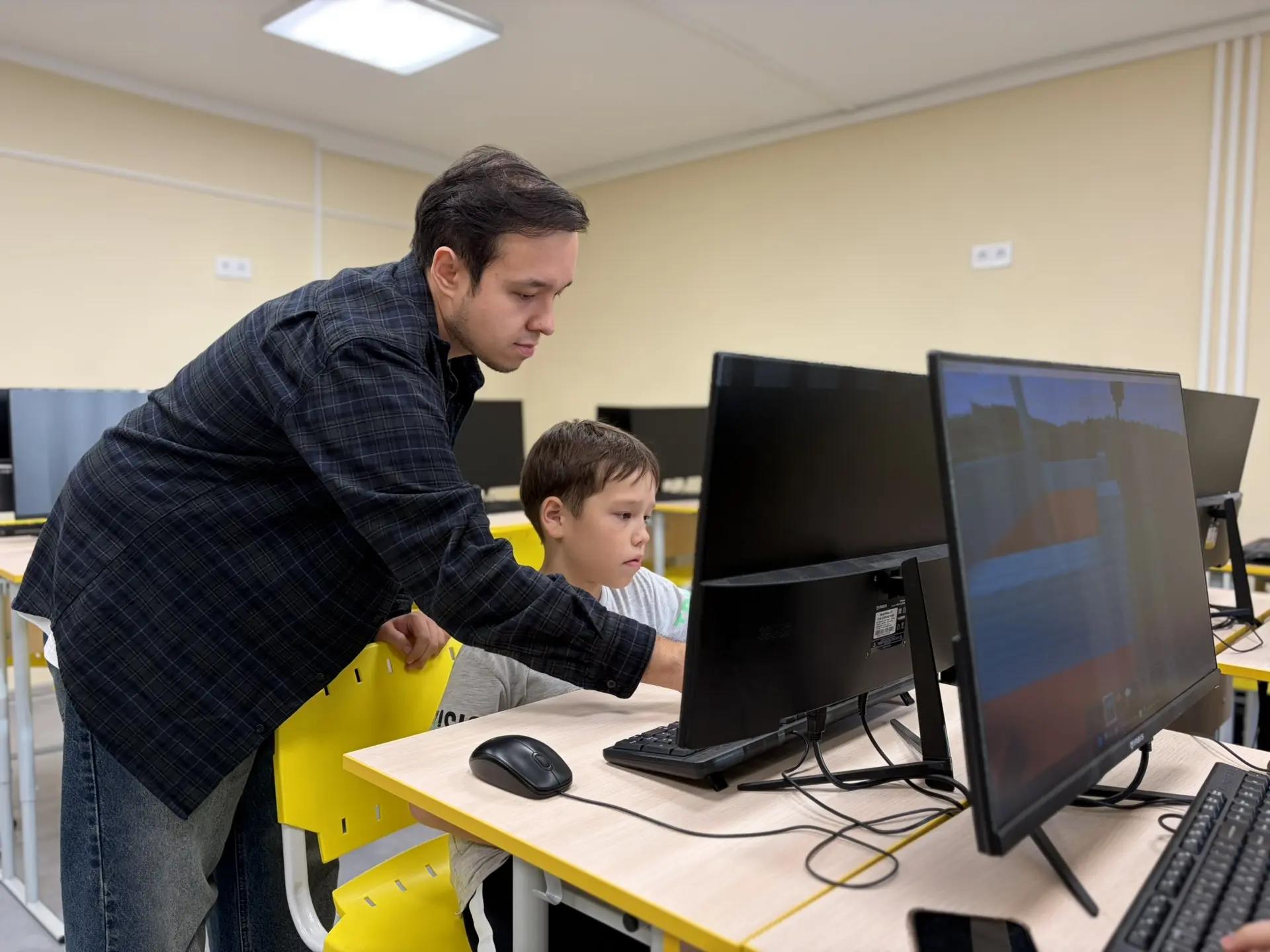 Строим будущее: создаем модель «IT-Кубик» в Minecraft